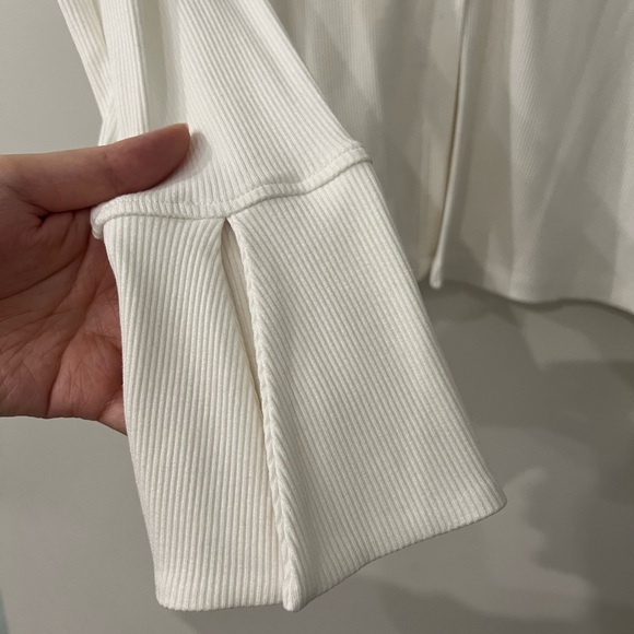 Dynamite Top - Picture 3 of 3